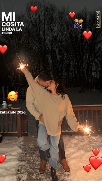 Le baiser passionné entre Tracy et Alex