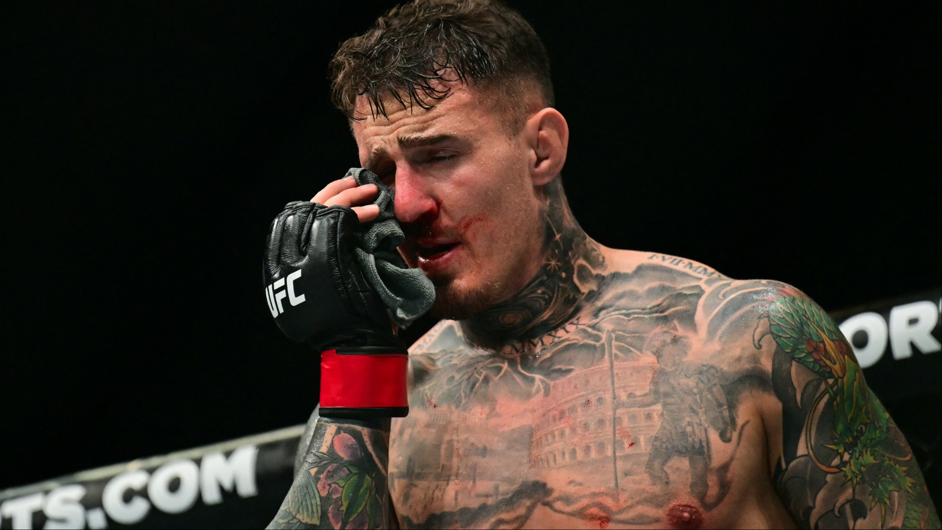 Tom Aspinall avoue que sa relation avec les fans a changé après les coups de doigt aux yeux à l'UFC 321 !