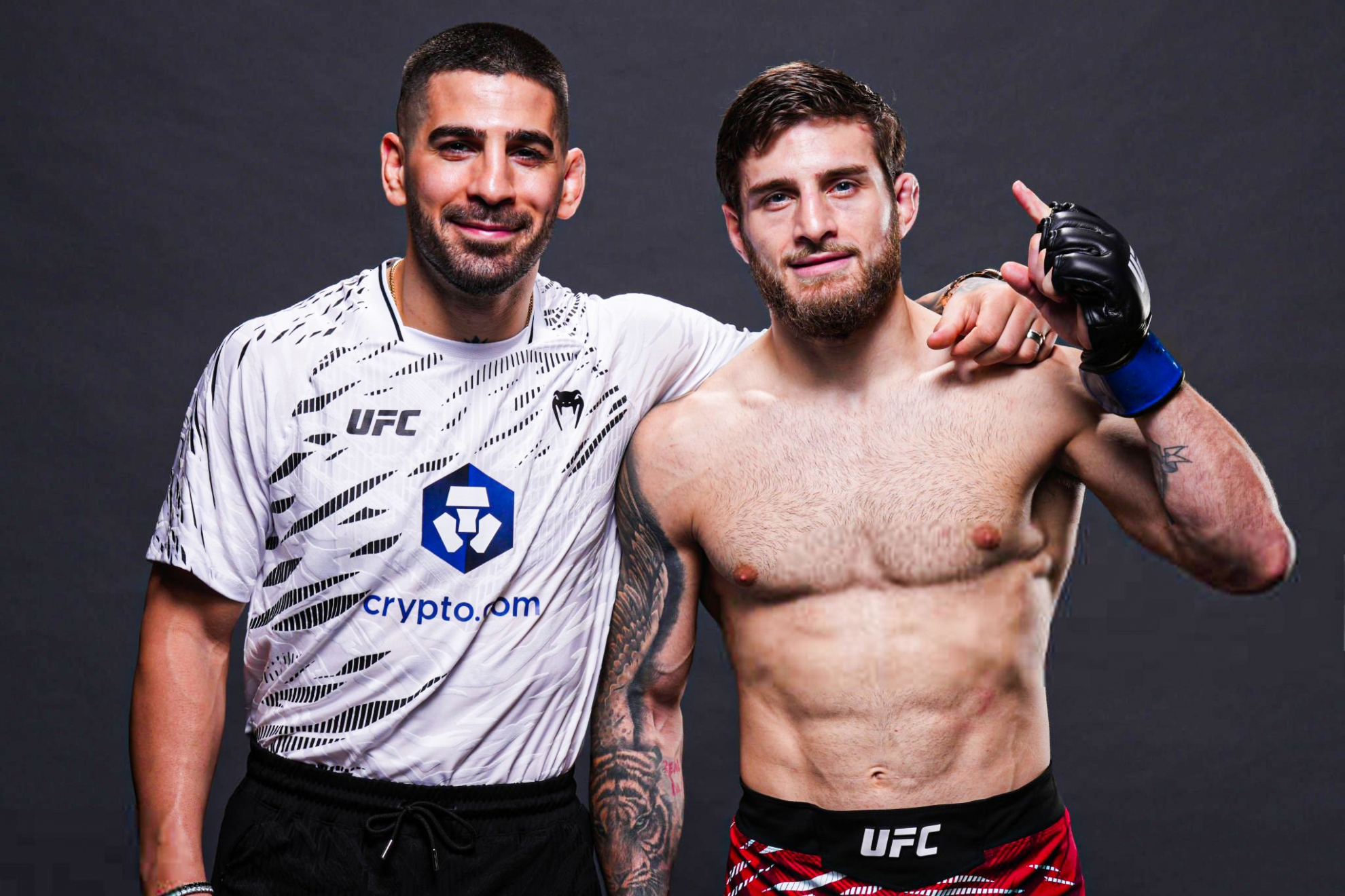 Ilia et Aleksandre Topuria, ensemble lors de l'UFC 312.