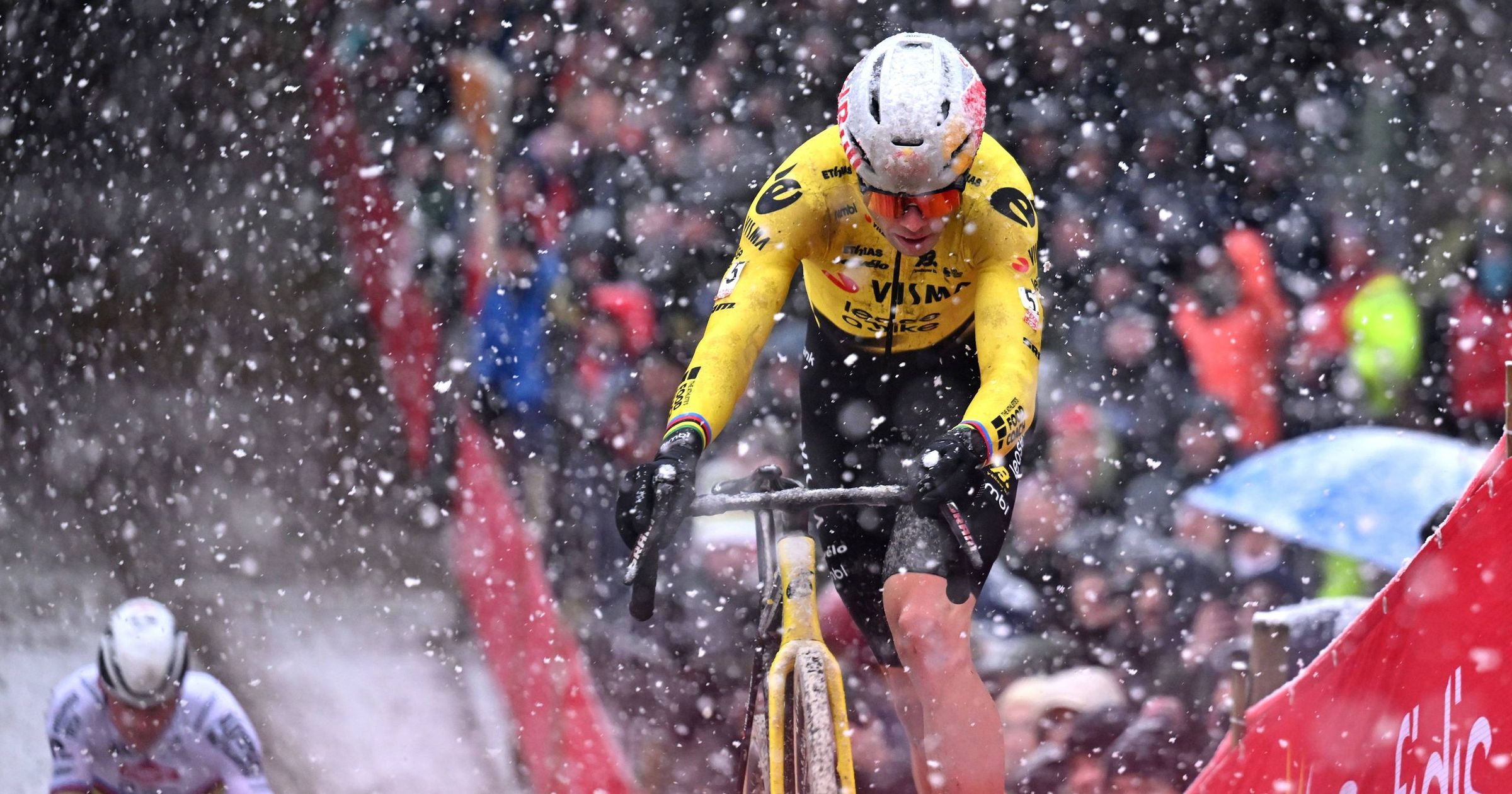 Wout Van Aert triomphe après son opération du mal de pied : le Belge, blessé à Mol, se prépare pour une nouvelle saison printanière difficile !
