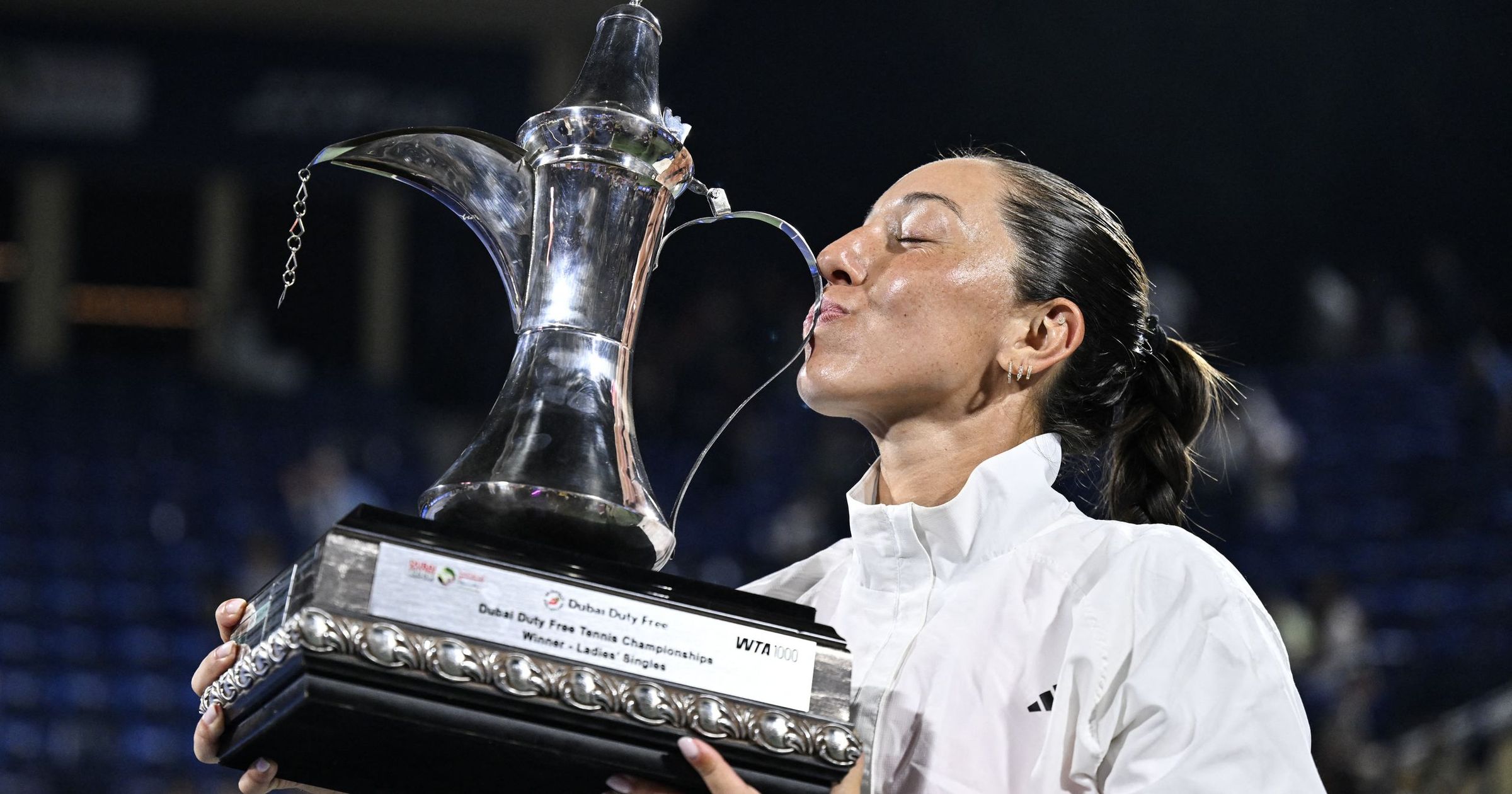 WTA Dubaï : Jessica Pegula remporte la finale contre Elina Svitolina, un cadeau d'anniversaire inoubliable !