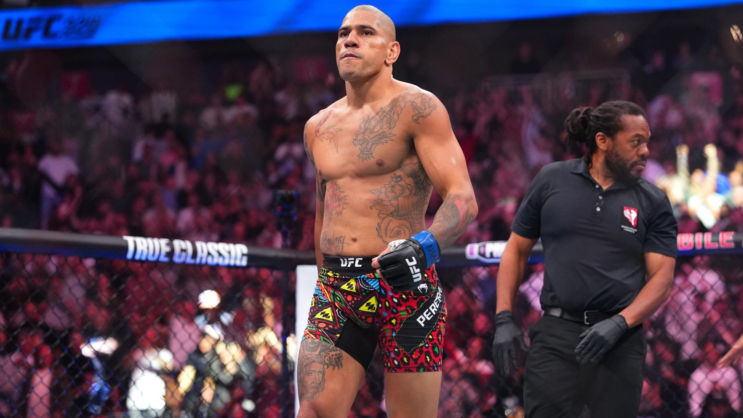 Alex Pereira Renonce à Son Titre de Champion des Lourds Légers : Prochazka et Ulberg, Duel Électrisant en Vue à l'UFC 327 !