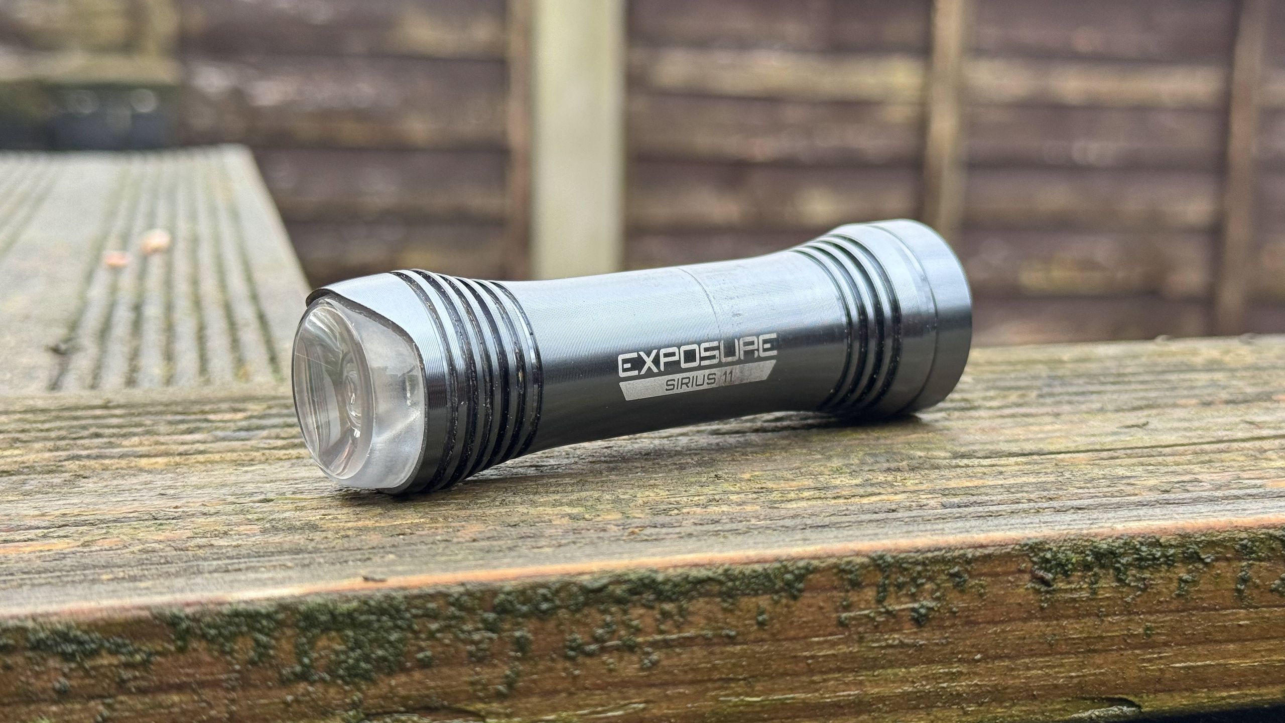 Critique de l'Exposure Sirius 11 : Une puissance remarquable dans un format compact et élégant !