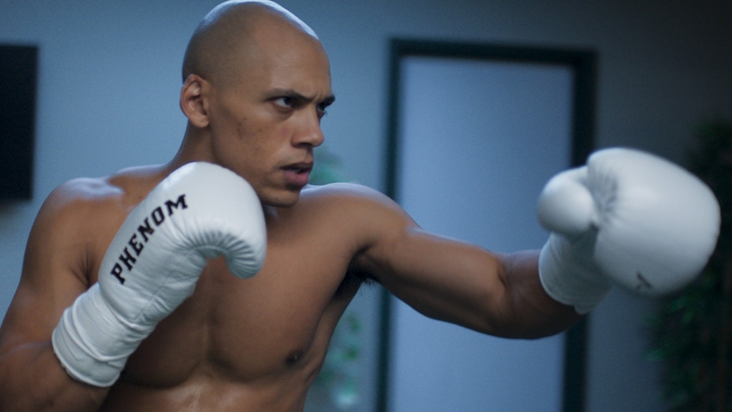 Critique percutante — Un drame de boxe qui frappe fort et tient la distance