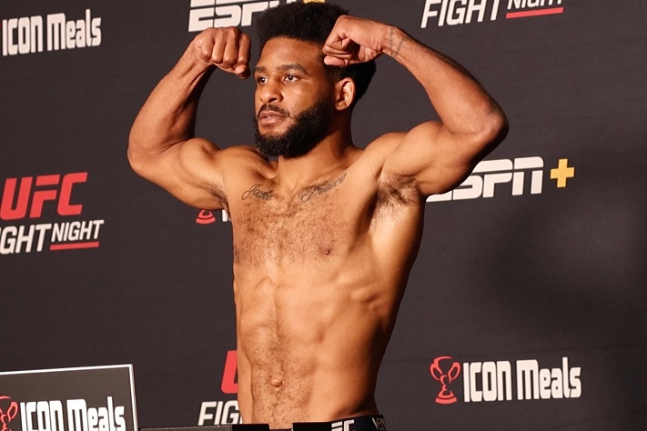 Jacobe Smith d'UFC Houston : Offrir des opportunités à sa famille grâce à sa carrière de combattant !