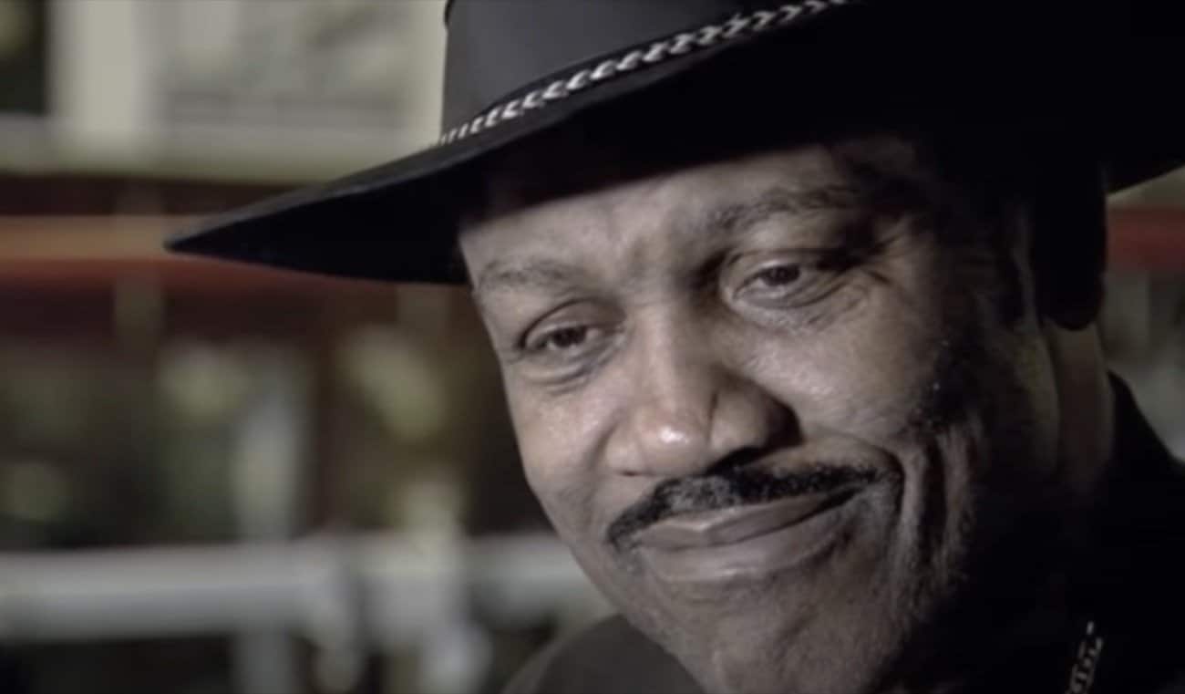 Joe Frazier pourrait détrôner Rocky : une statue de Smokin' Joe à la place de l'icône à Philadelphie !