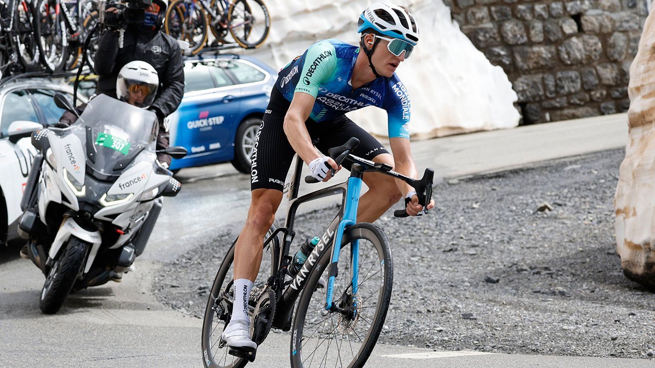 Lancement de saison éclatant pour Felix Gall à l'UAE Tour !
