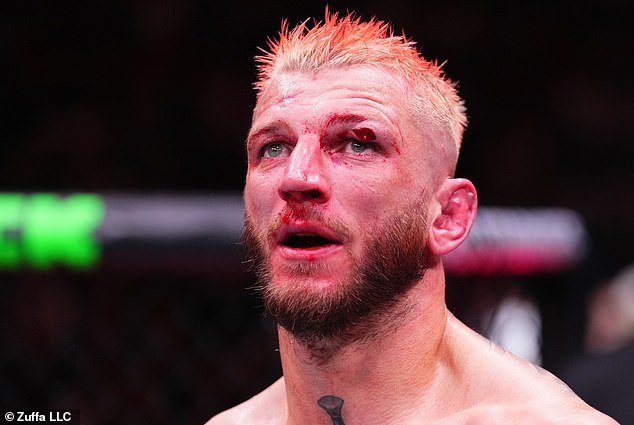 L'ancien entraîneur de David Beckham menace son gendre, star de l'UFC, d'une vidéo en raison d'accusations de trahison avec un homme !