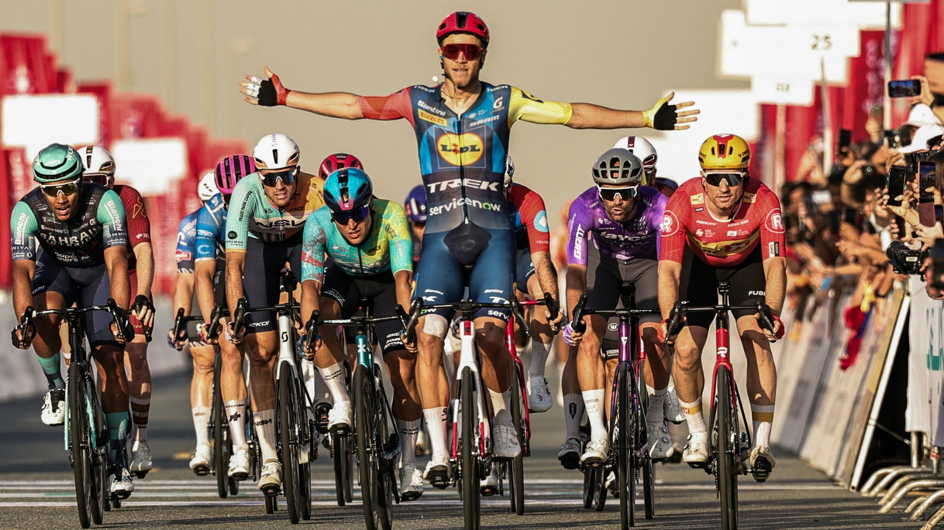 Milan triomphe à nouveau en remportant la cinquième étape de la Tour UAE !