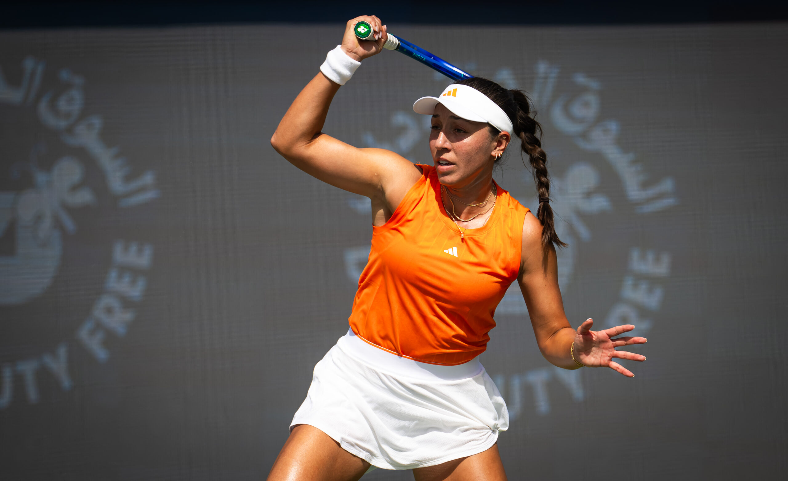 Pegula enchaîne 9 victoires consécutives avant d’affronter Jovic en huitièmes de finale à Dubaï !