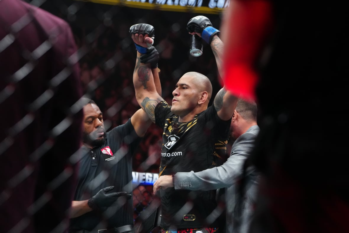 Pereira Allume la Passion pour son Début en Poids Lourd à la Carte du UFC !