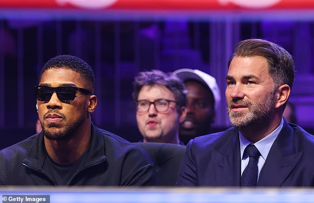 Révélations : Le retour d'Anthony Joshua sur le ring après la perte de ses amis dans un accident de voiture, avec des nouvelles d'Eddie Hearn sur le combat face à Tyson Fury !