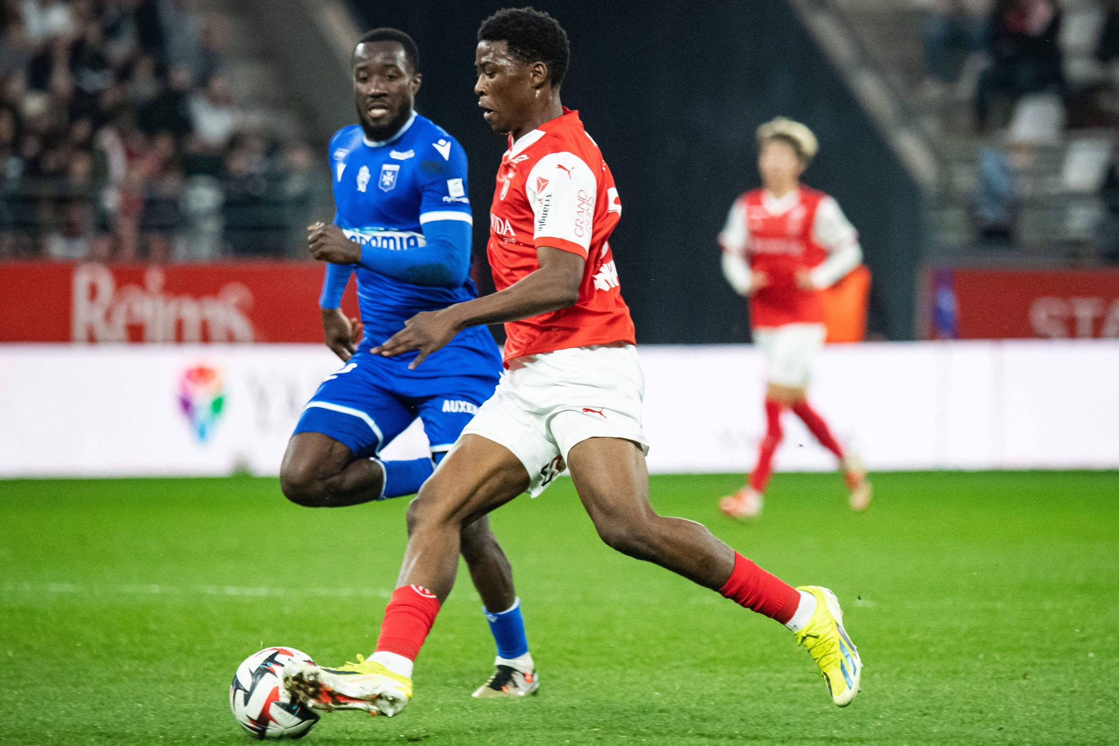 Jeune Nigerian ravi de sa progression en France après avoir refusé Chelsea