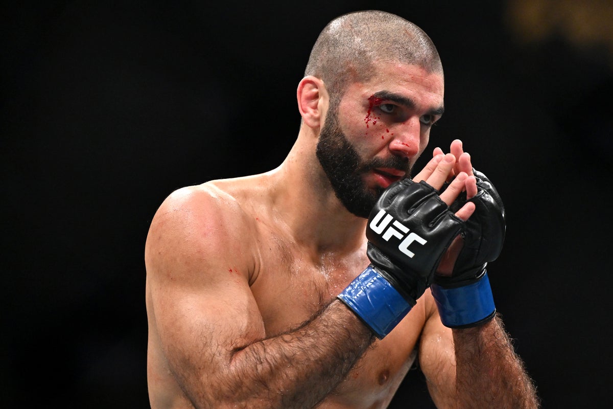 Un combattant canadien de l'UFC veut gâcher l'anniversaire de 80 ans de Trump lors d'une fête sur la pelouse de la Maison Blanche !