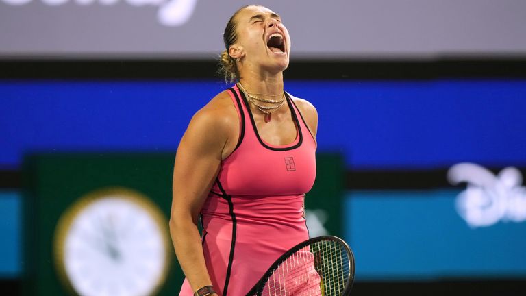 Aryna Sabalenka se réjouit après sa victoire sur Elena Rybakina à l'Open de Miami