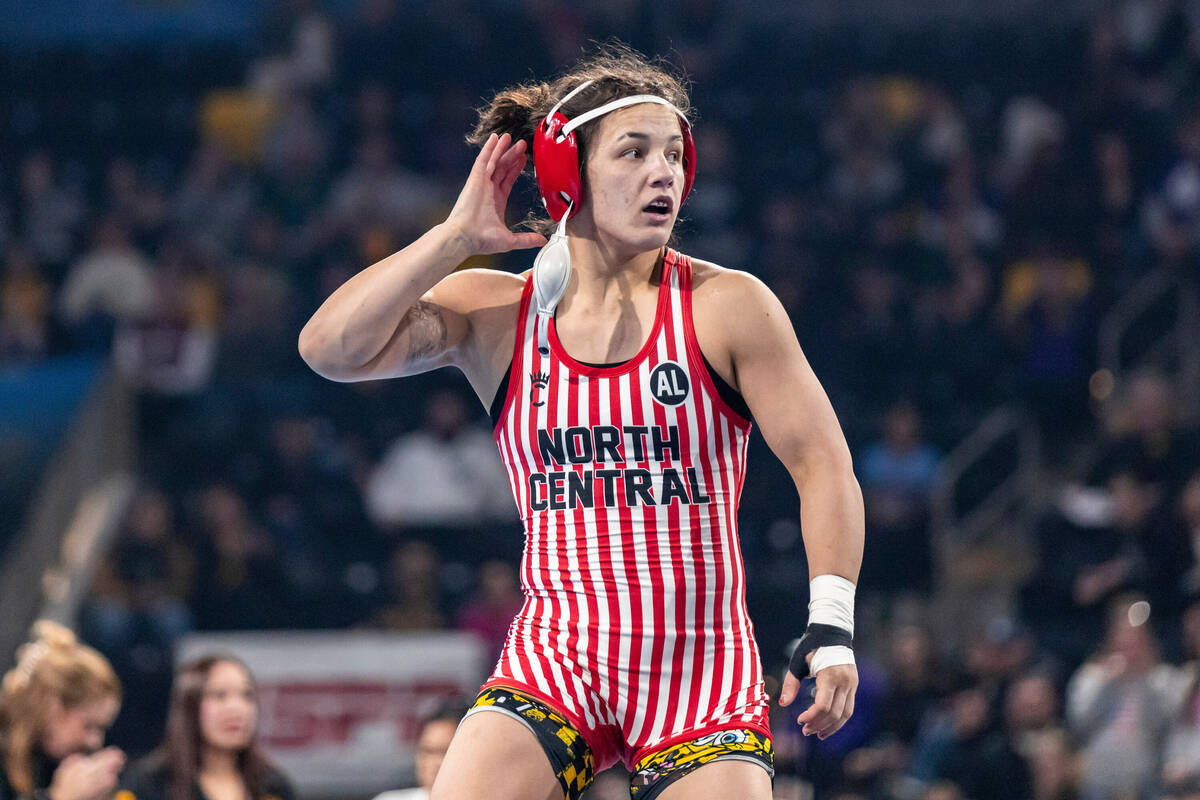 Bella Mir, la fille de l'ex-champion UFC Frank Mir, décroche le titre de lutte universitaire !
