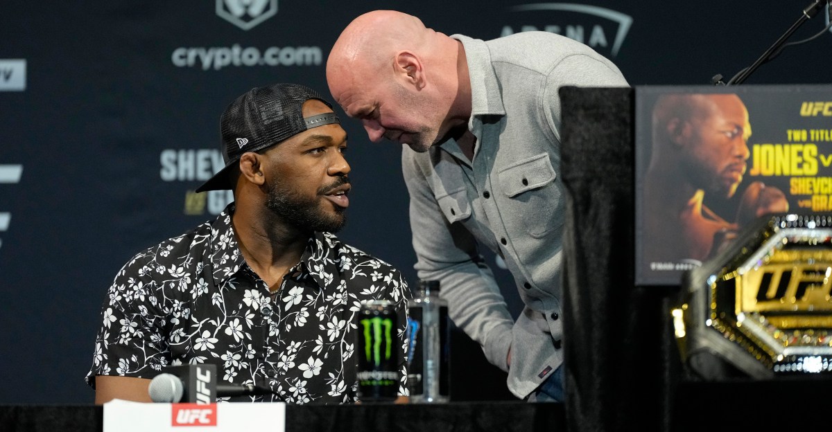 Dana White s'emporte sur les questions répétées concernant Jon Jones et la Maison Blanche de l'UFC : « Qui s'en préoccupe ? »