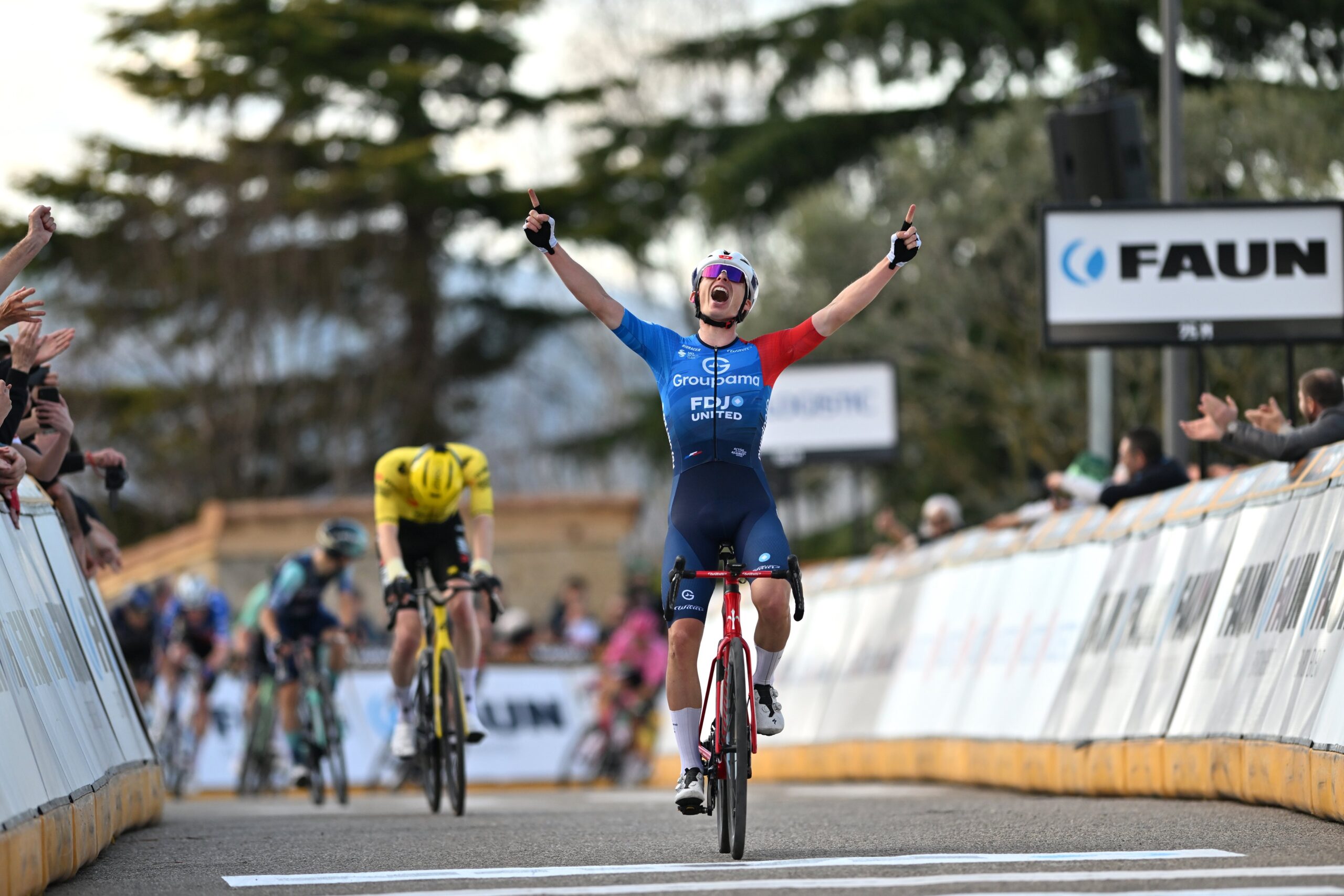 Grégoire écrase Jorgenson au sprint à la Clásica Drôme !