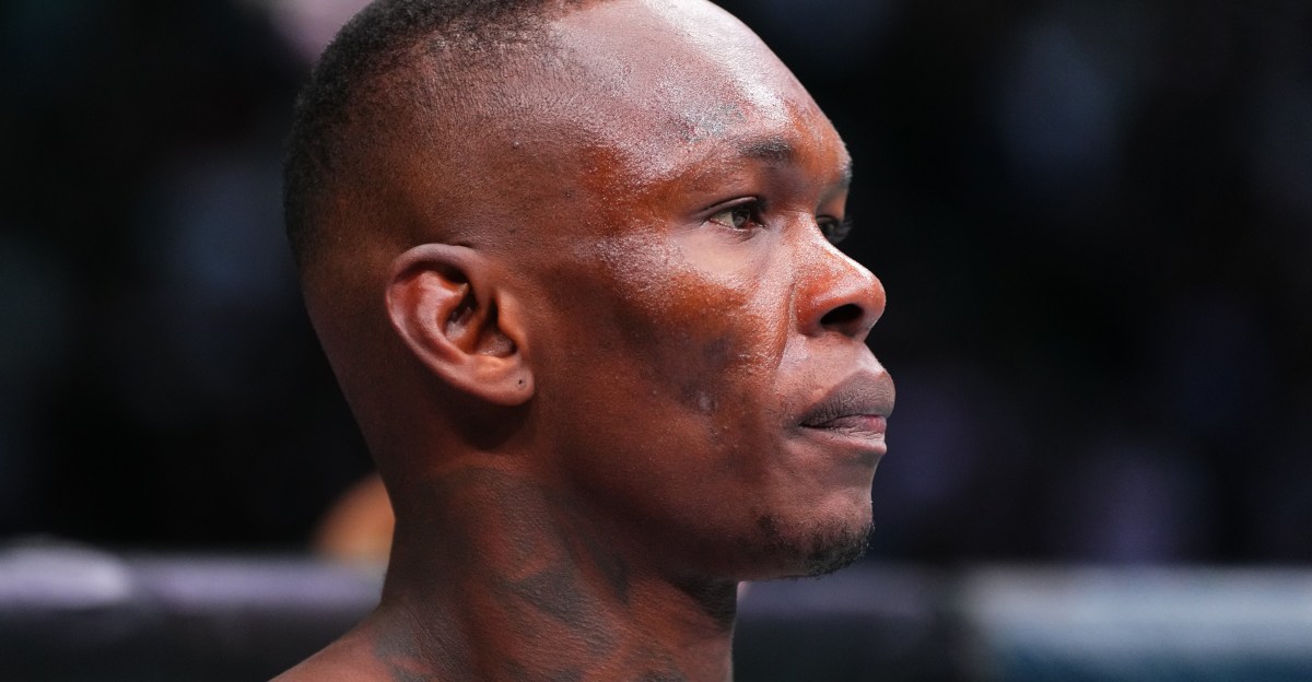 Israel Adesanya réagit à sa défaite à Seattle : il promet un retour fracassant !