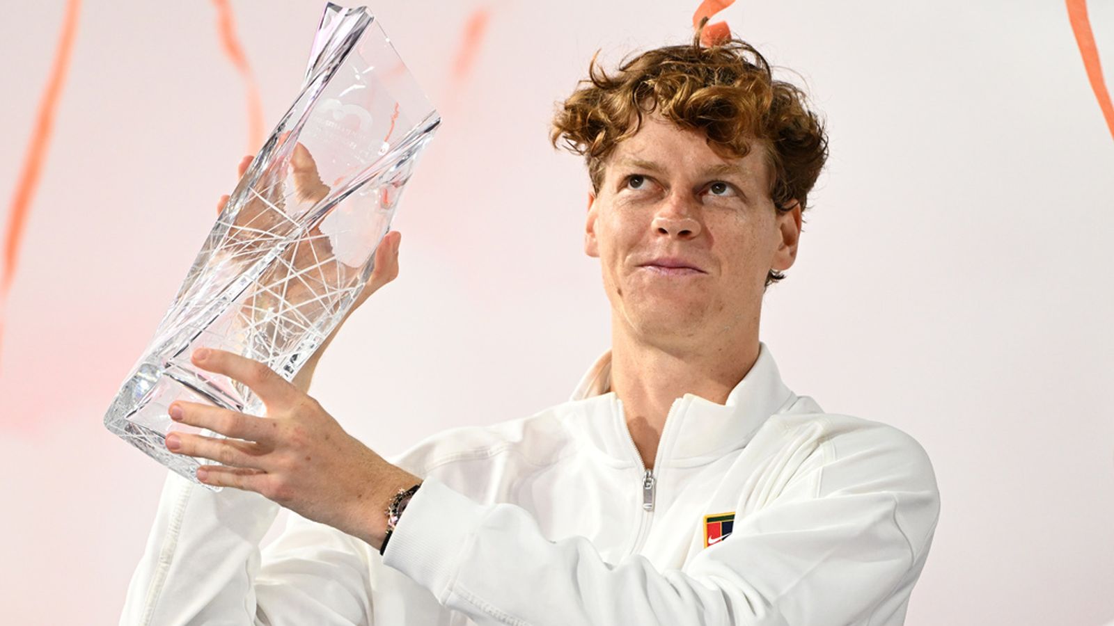 Jannik Sinner : Le N°2 mondial décroche le Miami Open et réalise un incroyable "Double Soleil" sans perdre un set !