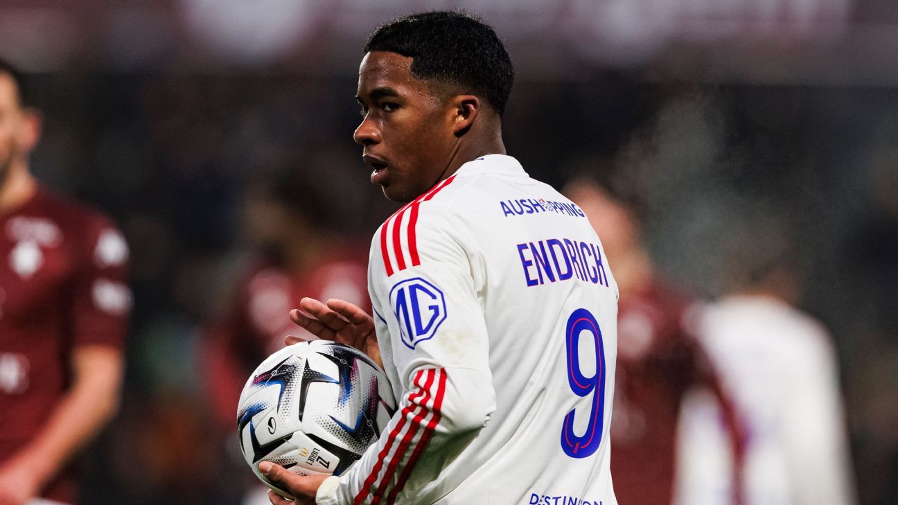 Le coach de Lyon prend la défense d'Endrick : "Pensent-ils qu'il est la solution à tous les problèmes ?"
