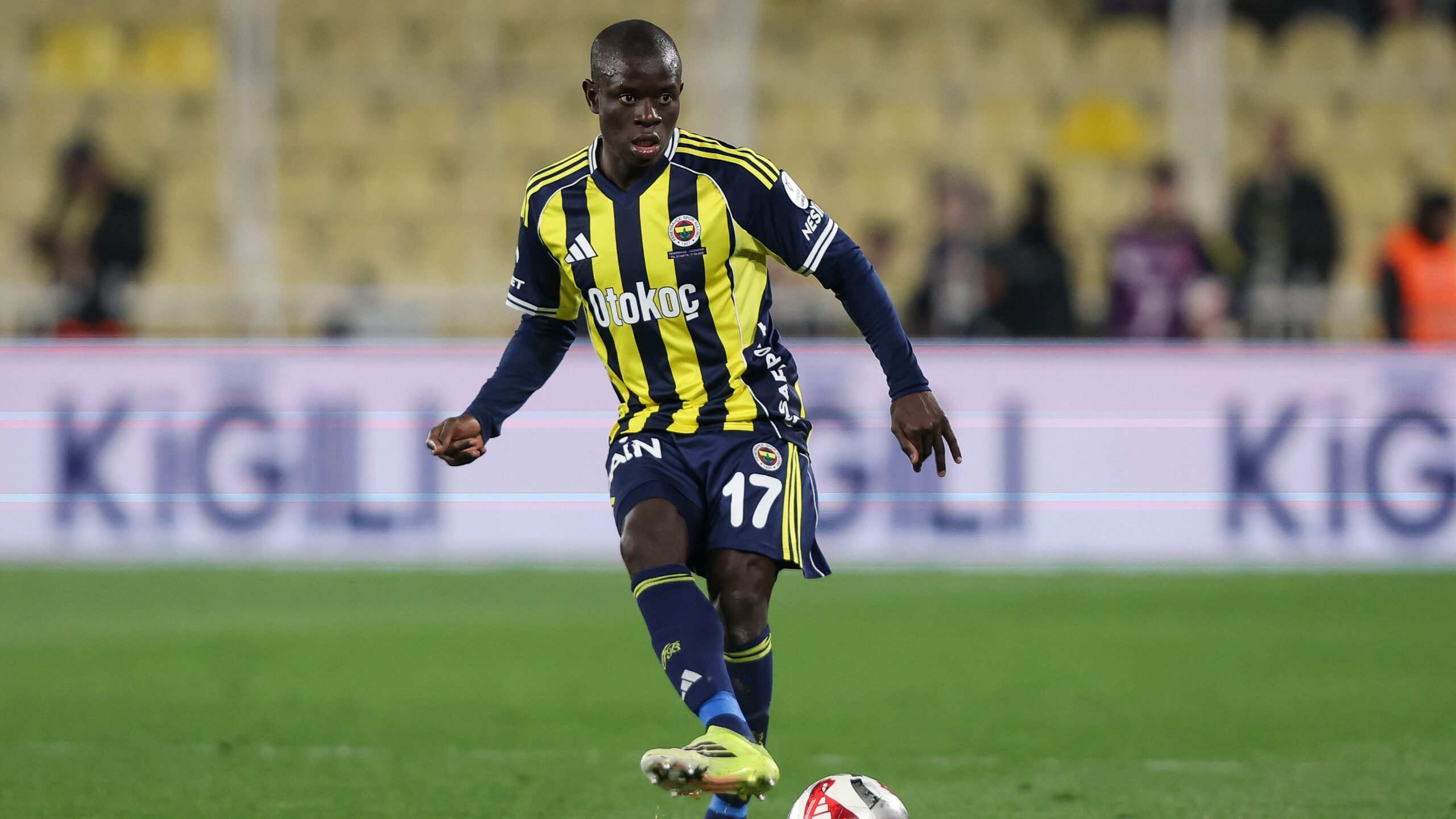 N'Golo Kanté évoque un retour en Ligue 1 : des négociations de transfert surprenantes pour l'été !