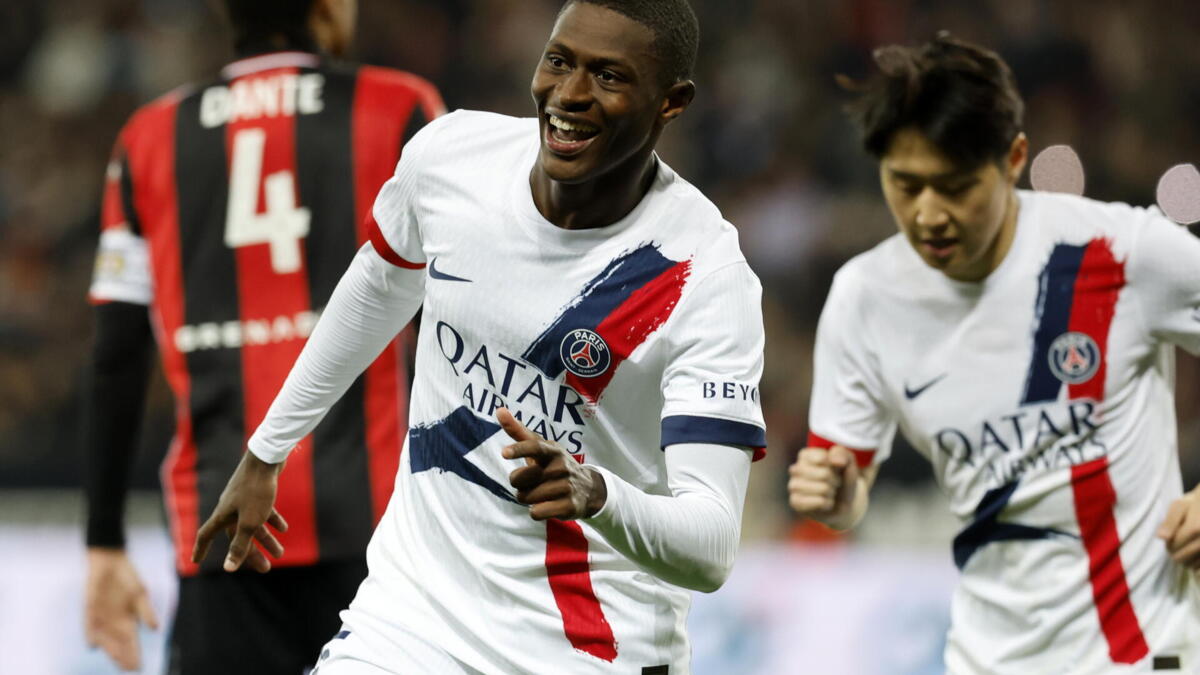 PSG s'impose et prend la tête grâce à la magie de Nuno Mendes !