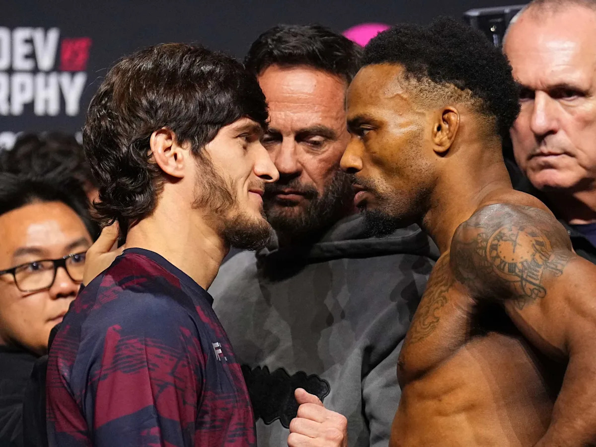 Résultats en direct de l’UFC Londres : Suivez l’affrontement Evloev contre Murphy, tours après tours avec les moments forts !