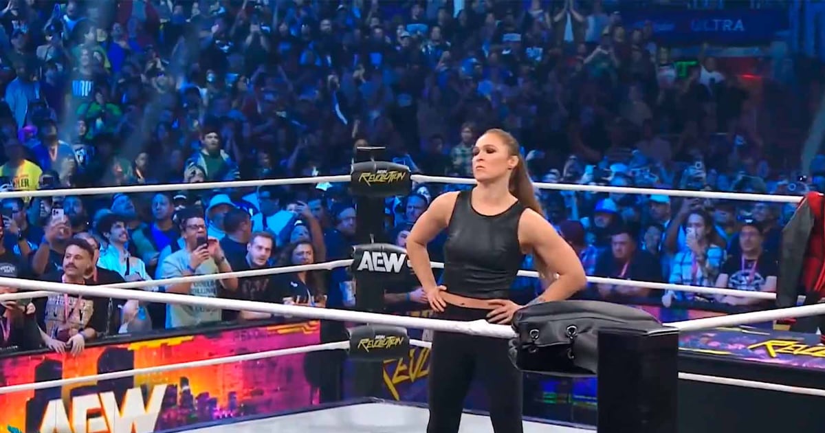 Ronda Rousey fait sensation en AEW : la légende de l'UFC choque en attaquant Toni Storm lors de l'événement Revolution !