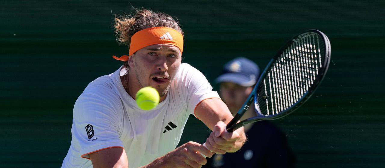 Alexander Zverev en action contre Jannik Sinner