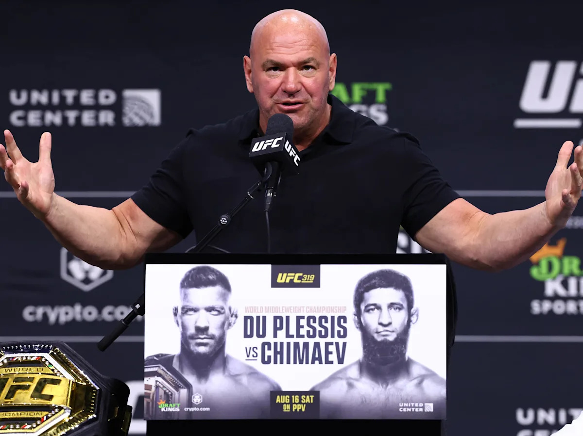Un cadre de Top Rank estime que Dana White, jugé 'hypocrite', incite à la rébellion chez les combattants de l'UFC : 'Le génie est sorti de la bouteille'