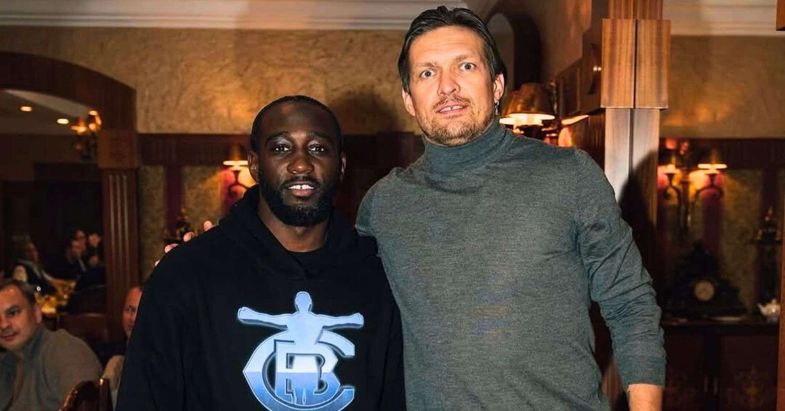 Usyk désigne le meilleur combattant au monde après la retraite de Crawford : "Je ne peux pas dire que c'est moi"