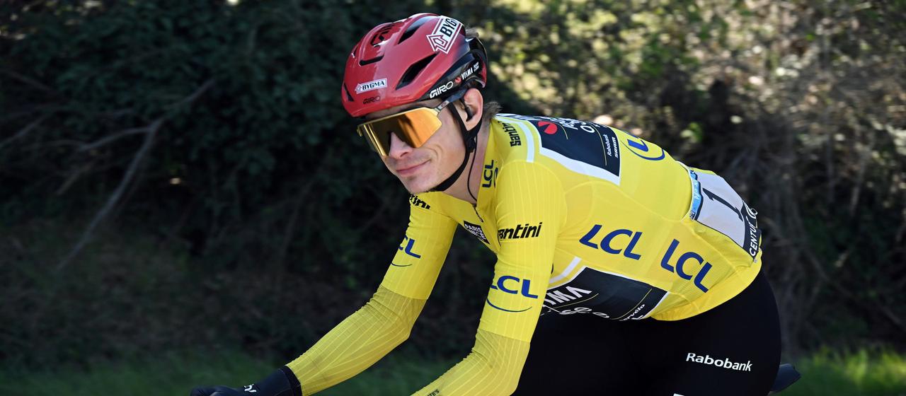 Vingegaard au maillot jaune lors de Paris-Nice