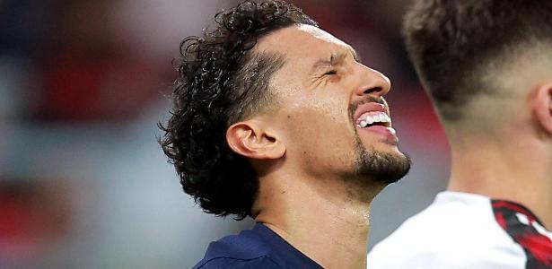 Pourquoi le capitaine de l’équipe est-il sur le banc depuis 2 mois ?