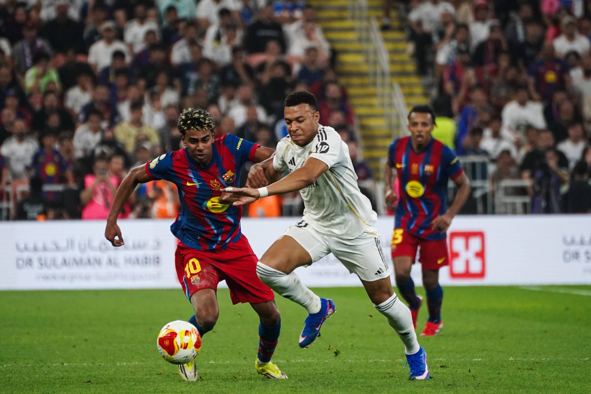 Barcelona et Real Madrid disputent le titre de LaLiga