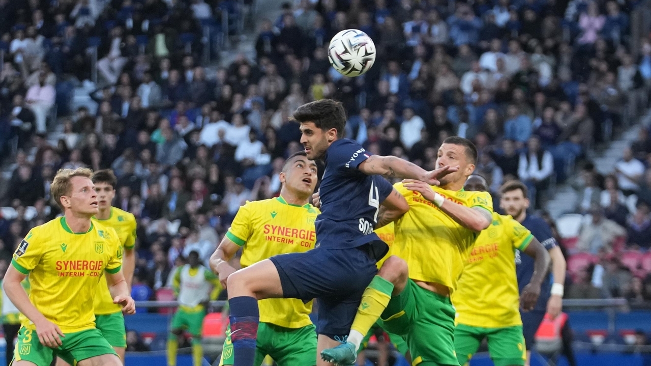 PSG ne devance Lens que de 4 points : la lutte pour le titre de Ligue 1 s'intensifie !