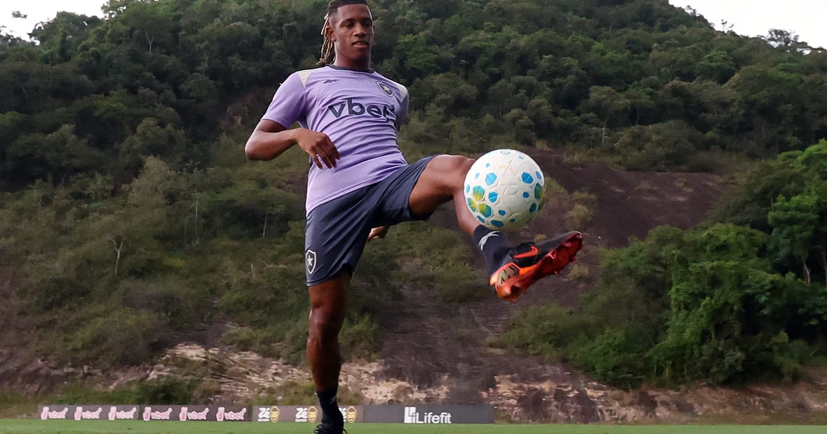 Après avoir brillé avec la Seleção, Danilo fait son grand retour aux entraînements au Botafogo !