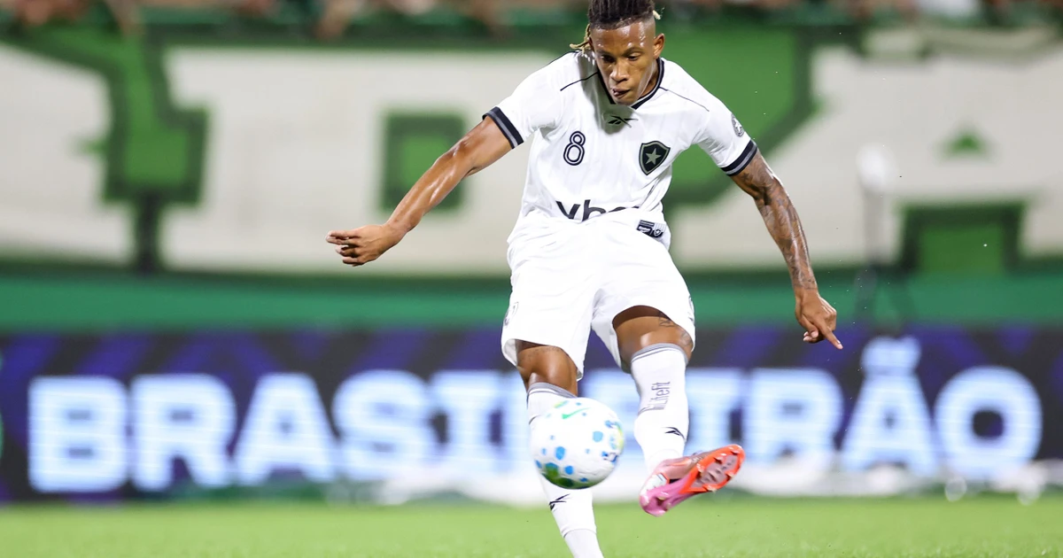 Botafogo réclame 30 millions d'euros pour Danilo avant la Coupe ; des sommes qui effraient Palmeiras !