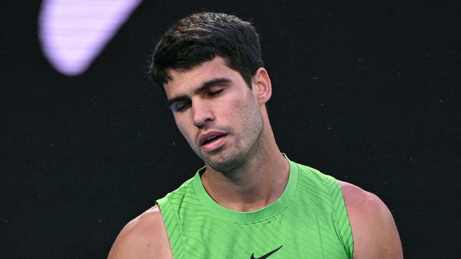 Carlos Alcaraz se retire de l'Open de Barcelone à cause d'une blessure au poignet : inquiétudes pour sa participation à Roland-Garros !