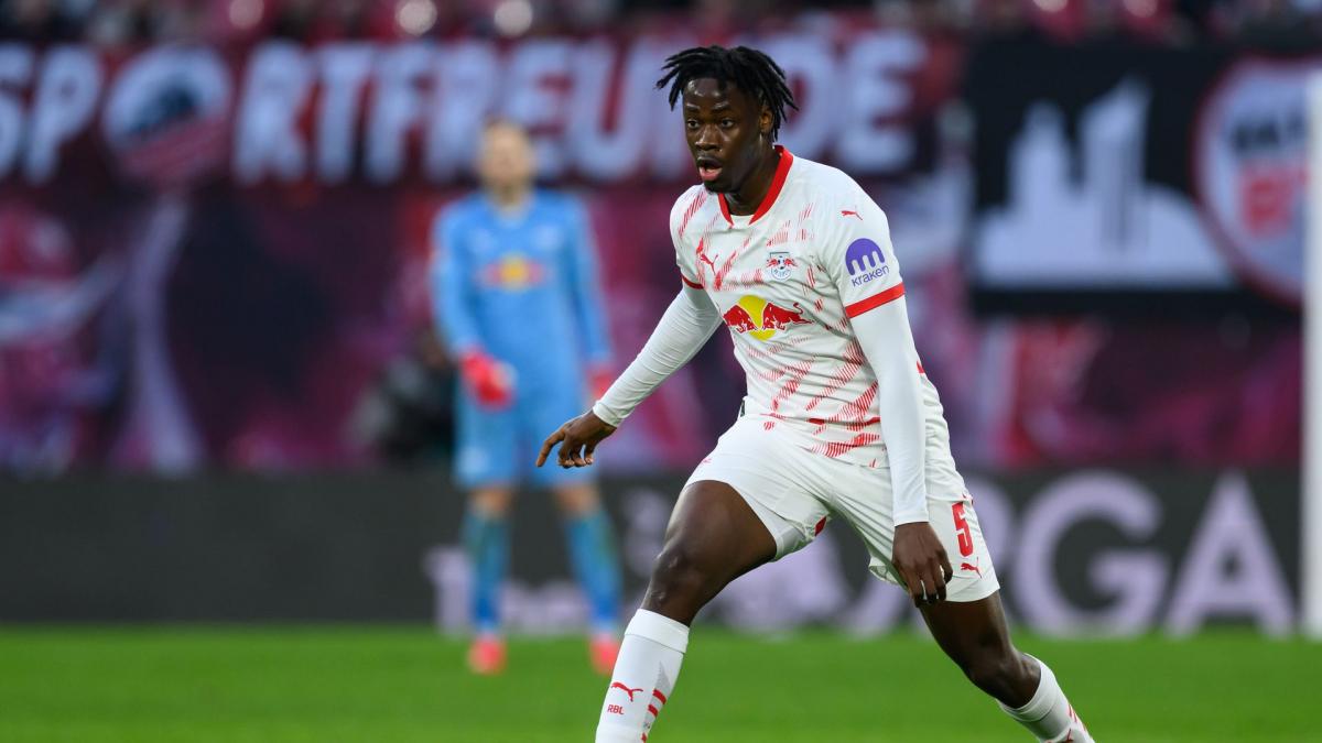 El Chadaille Bitshiabu, convoité par l'OL !