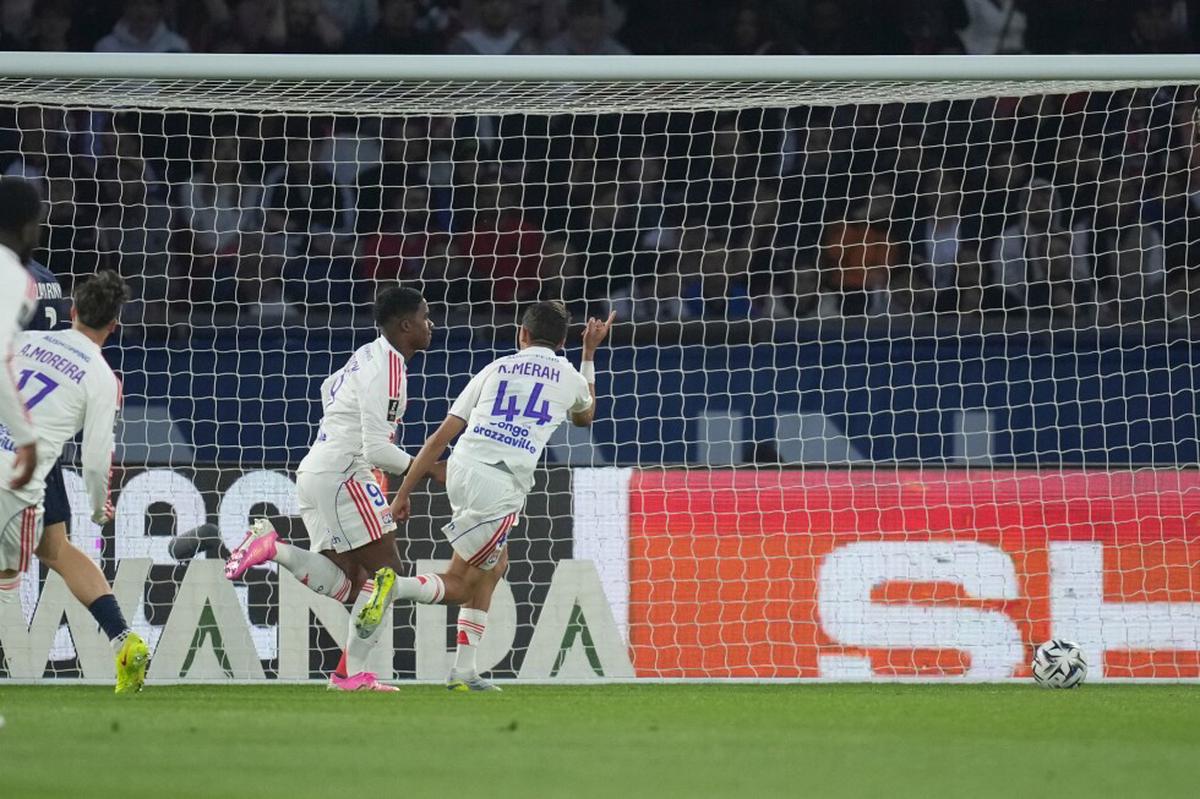Endrick brille lors de la victoire de Lyon contre le PSG et ravive l'espoir pour Lens!