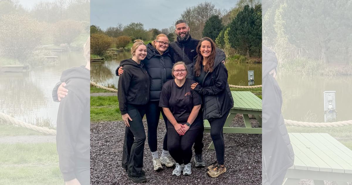 L'ancienne star de la boxe Tony Bellew rend visite aux Lacs Partridge !