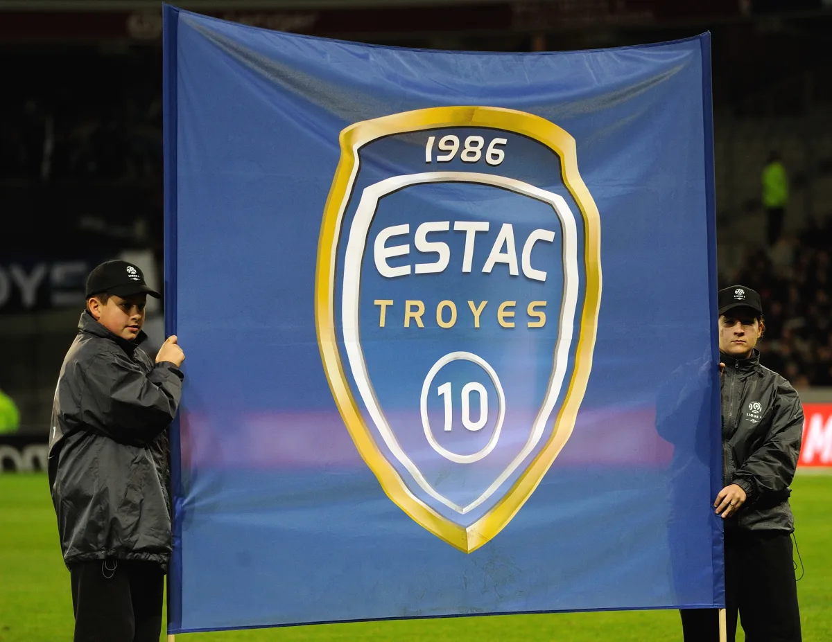 Le prodige de Troyes, Mathys Detourbet, refuse une offre saoudienne pour poursuivre ses rêves de Ligue des champions !
