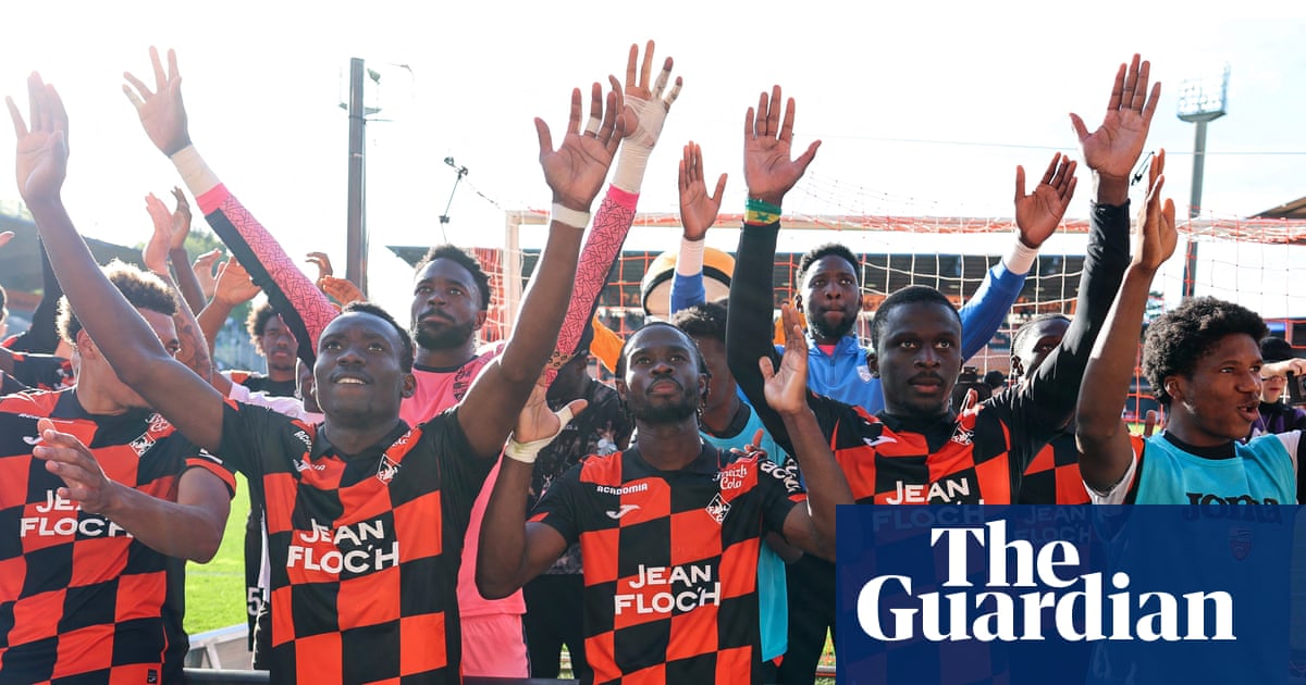 Lorient grimpe au classement de Ligue 1, mais la perte de leur entraîneur pourrait tout compromettre !