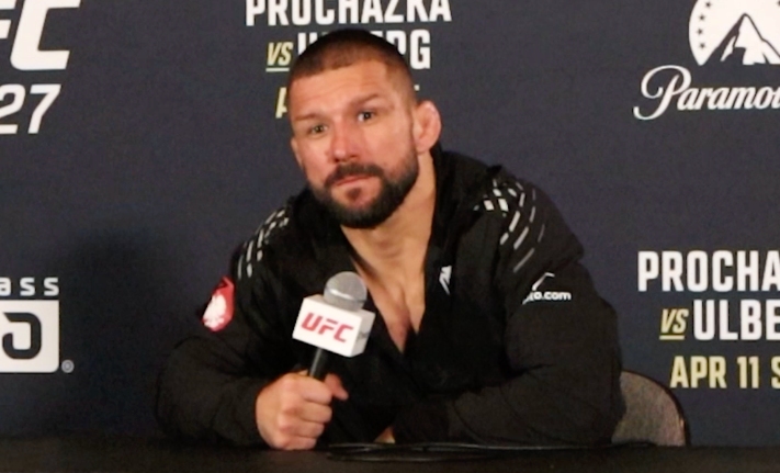 Mateusz Gamrot dévoile les coulisses de l'appel au duel de Lopes !
