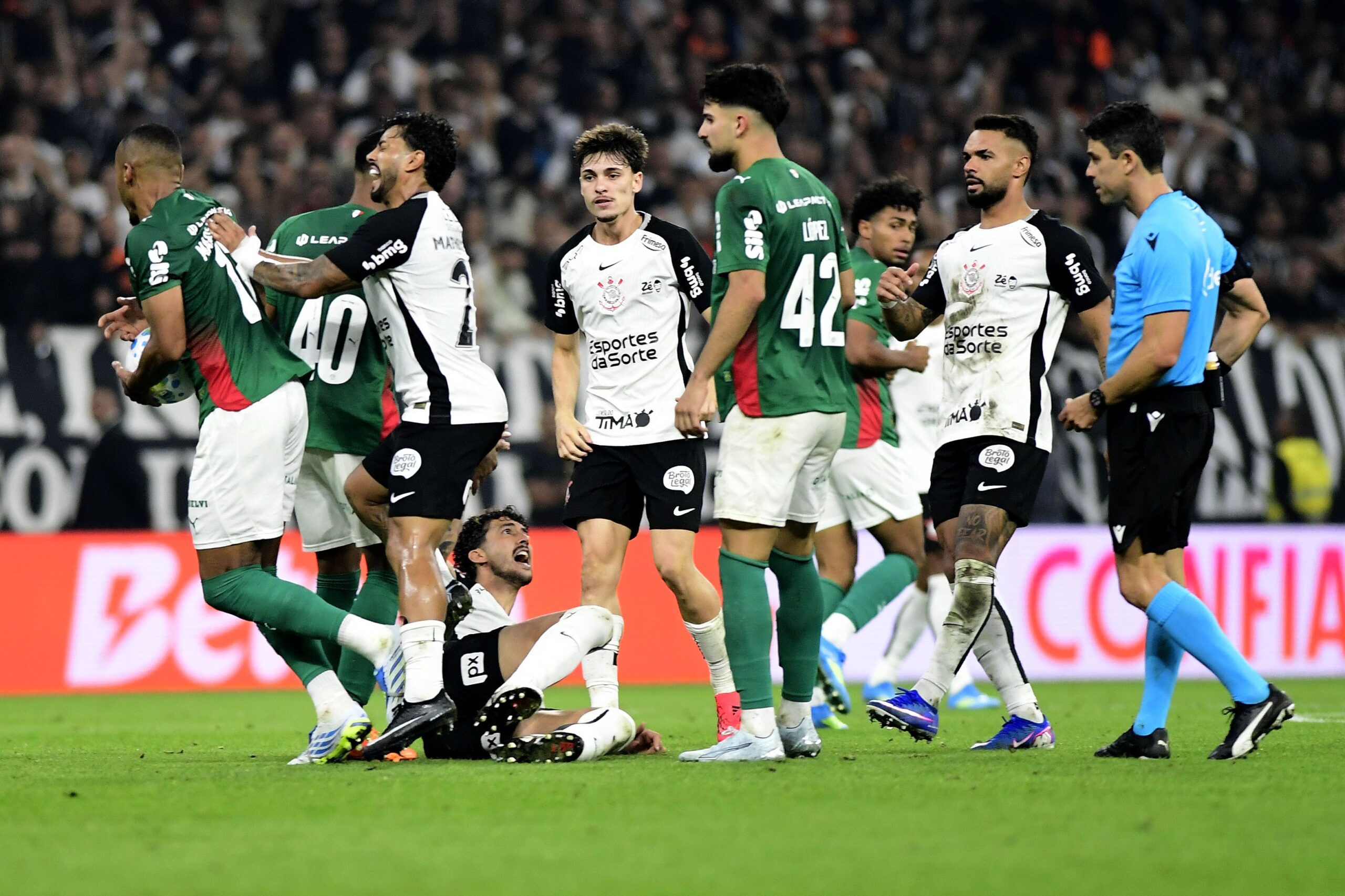Palmeiras accuse un employé du Corinthians d'avoir agressé Luighi après le Dérbi !