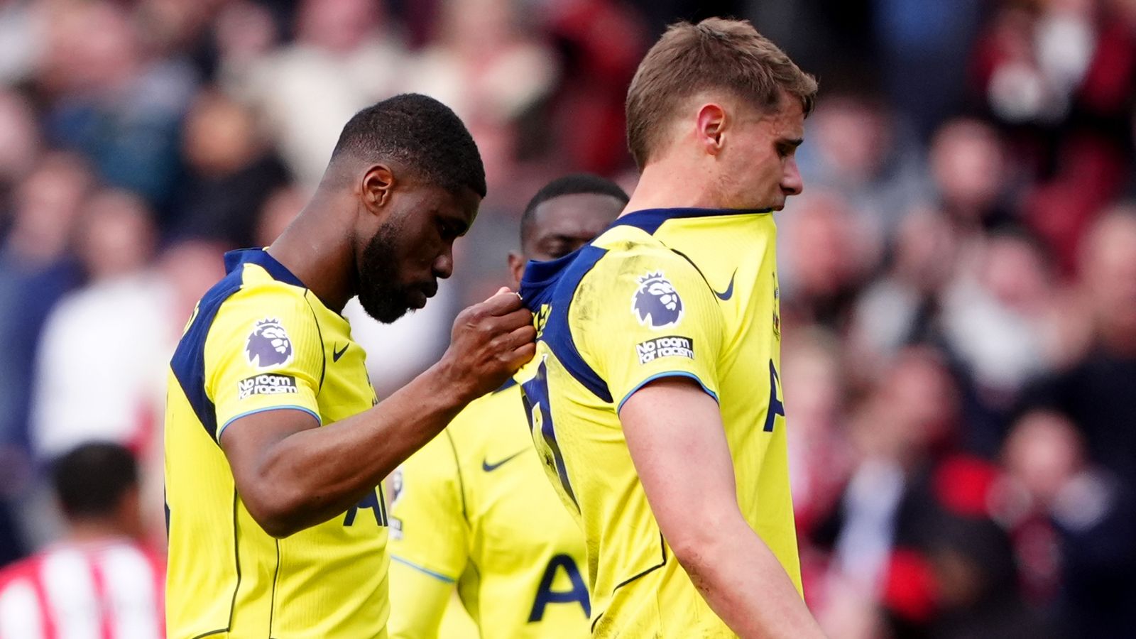 Sunderland 1-0 Tottenham : Jamie Carragher prédit la descente des Spurs en Championship et doute de leur capacité à battre Wolves !