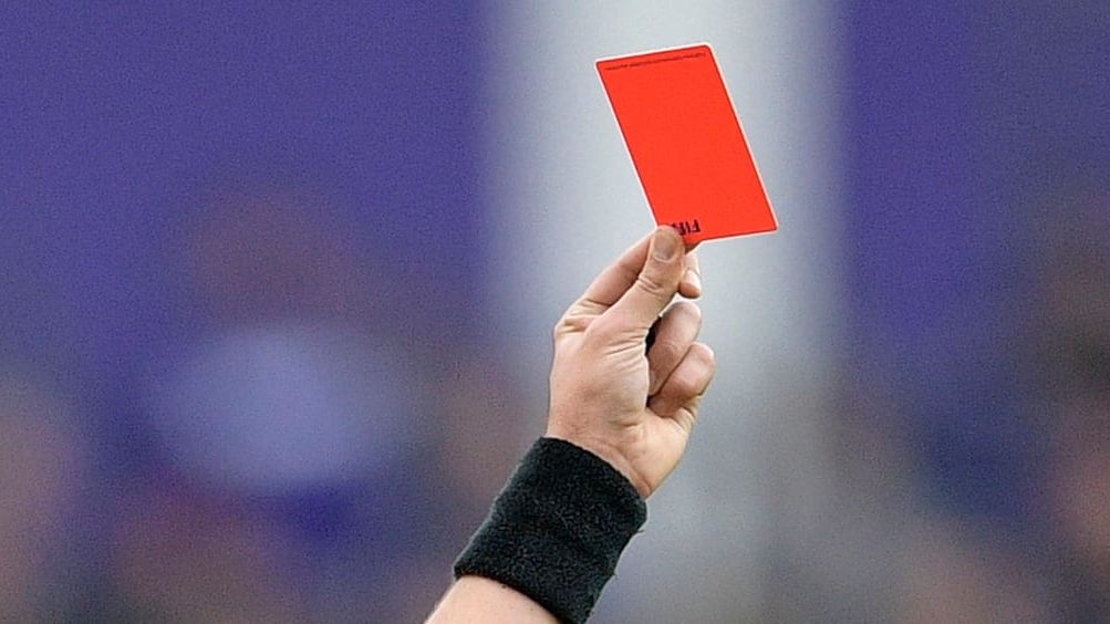 Un affront pour la France : 24 cartons rouges en un seul match !