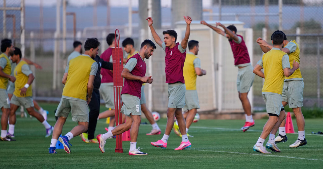 Équipe de football iranienne autorisée aux États-Unis pour la Coupe du Monde, mais beaucoup de membres du staff exclus
