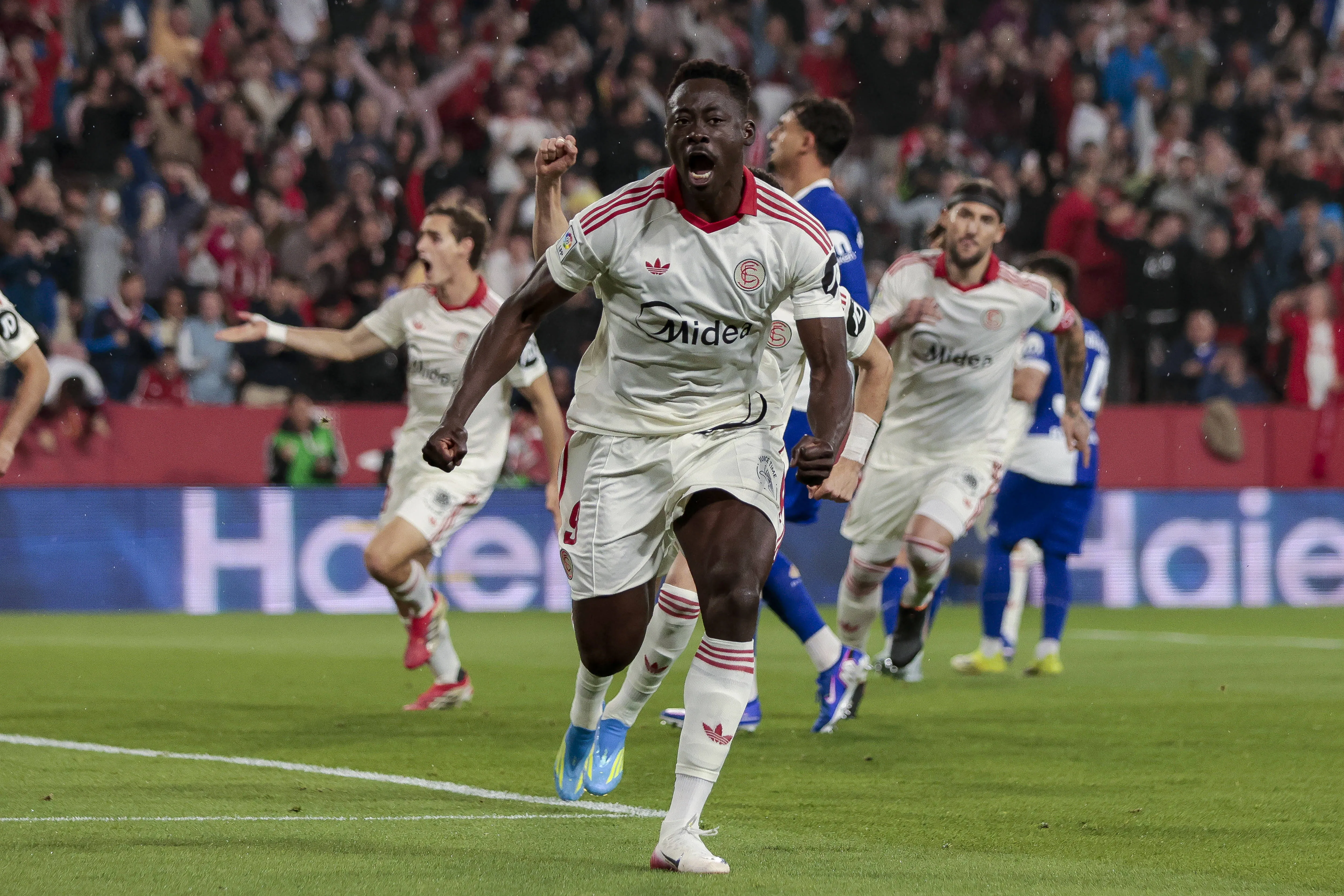 Akor Adams au FC Séville.